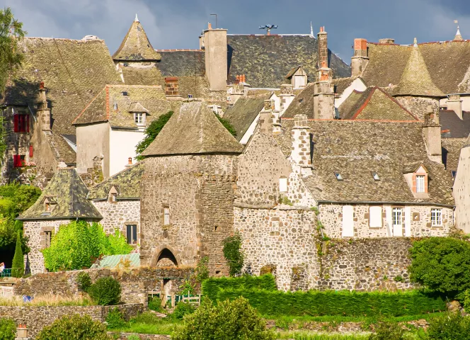 Salers plus beaux villages d’Auvergne-Rhône-Alpes