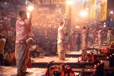 Cérémonie à Varanasi en Inde