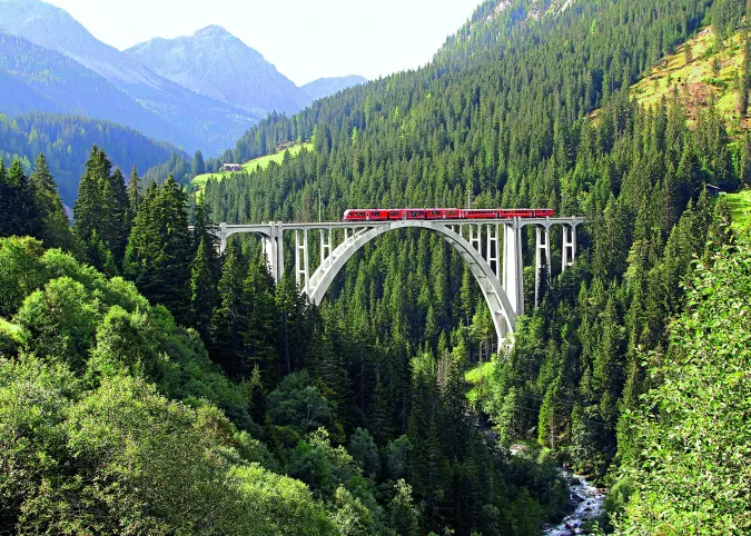 Suisse : les fabuleux trains de montagne © Office du Tourisme Bernina Express