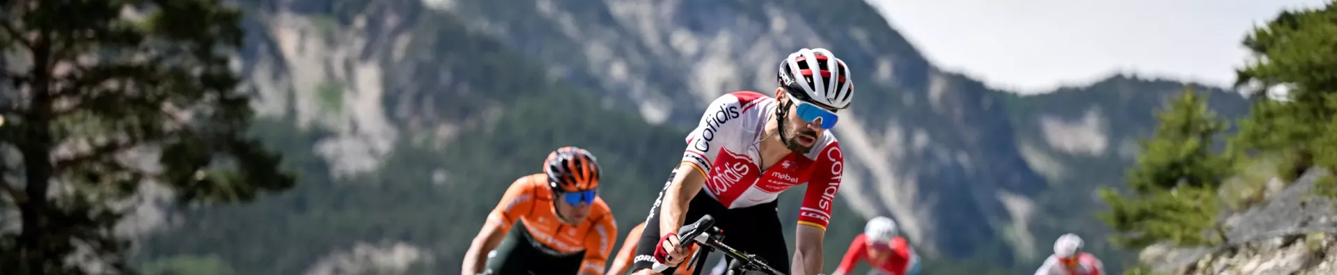 Coureurs du Tour de France lors d'une étape en montagne