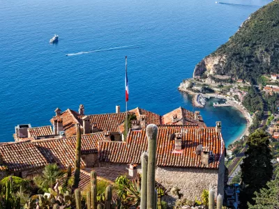 Vue panoramique depuis le Jardin Exotique d'Eze