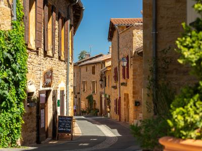 Beaujolais, sur les chemins des pierres dorées ©Etienne Ramousse Beaujolais Tourisme