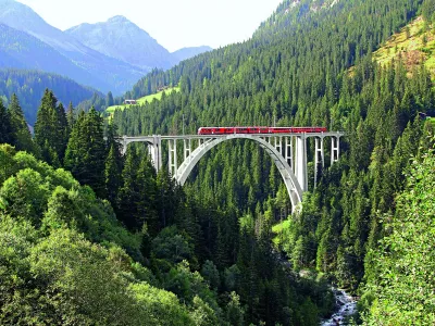 Suisse : les fabuleux trains de montagne © Office du Tourisme Bernina Express