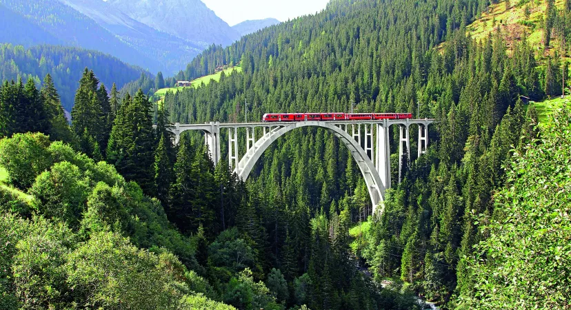 Suisse : les fabuleux trains de montagne © Office du Tourisme Bernina Express