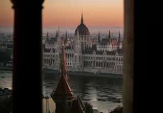 Parlement hongrois au coucher du soleil