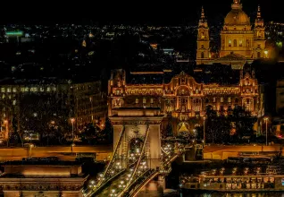 Pont à chaînes Széchenyi en pleine nuit