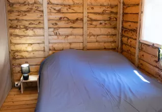 Chambre 2 personnes d'un lodge © Marine Monteils Photographe