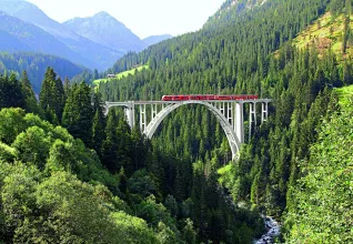 Suisse : les fabuleux trains de montagne © Office du Tourisme Bernina Express
