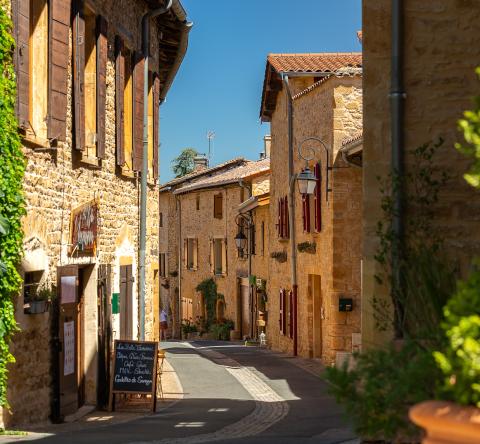 Beaujolais, sur les chemins des pierres dorées ©Etienne Ramousse Beaujolais Tourisme